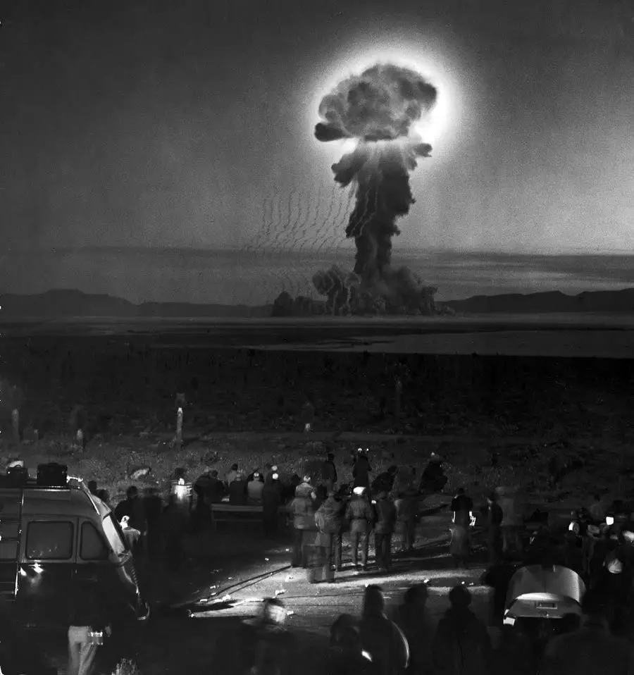 تجربة قنبلة نووية قرب لاس فيغاس