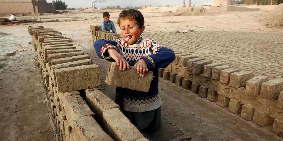 عمالة الأطفال عبودية