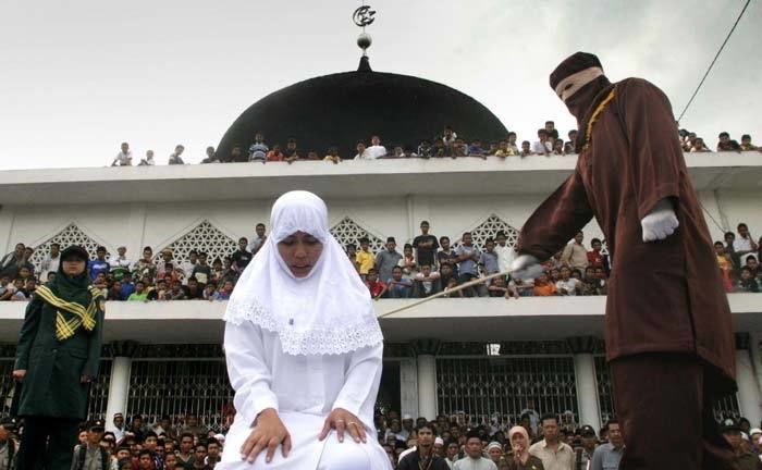 تطبيق العقوبات البدنية في حالات ”الجرائم“ بما يوافق الشريعة الإسلامية