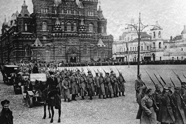 الثورة البلشفية – الحرب الأهلية الروسية