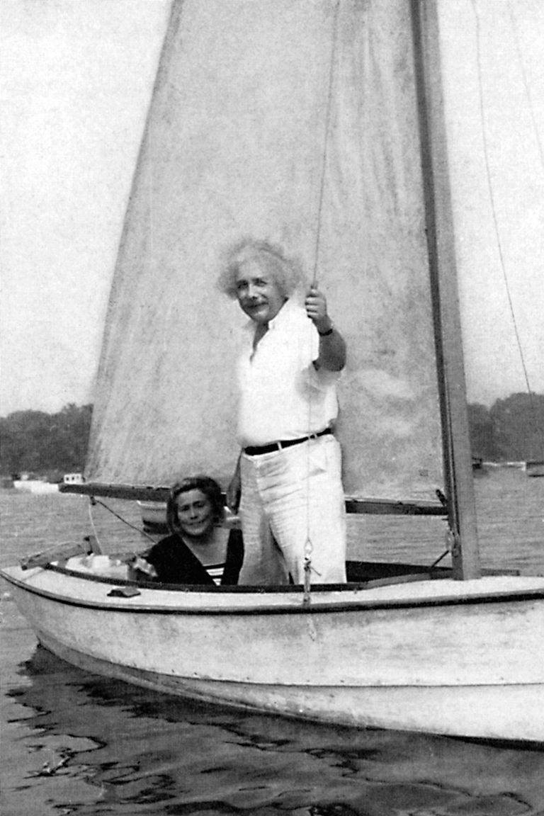 حياة ألبرت آينشتاين