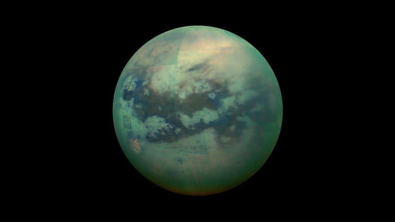 قمر تيتان