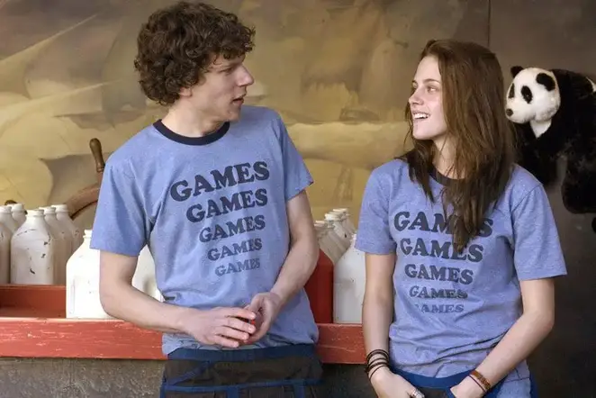 فيلم ”Adventureland“ سنة (2009)