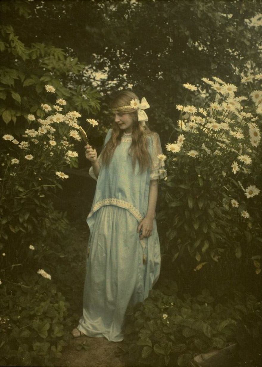 الفتاة الصغيرة ”أميدست مارغيريت“، من سنة 1912