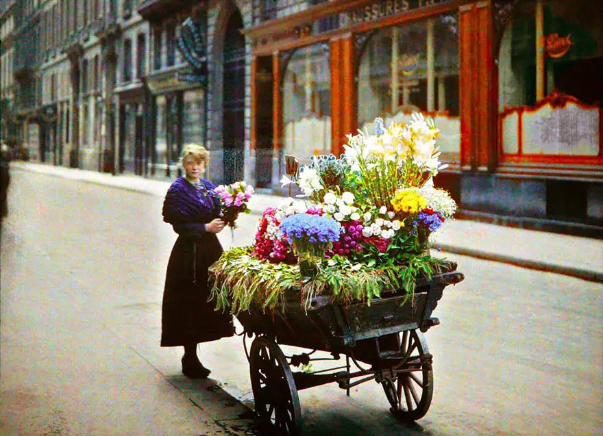 بائع الورود في الشارع، باريس في سنة 1914