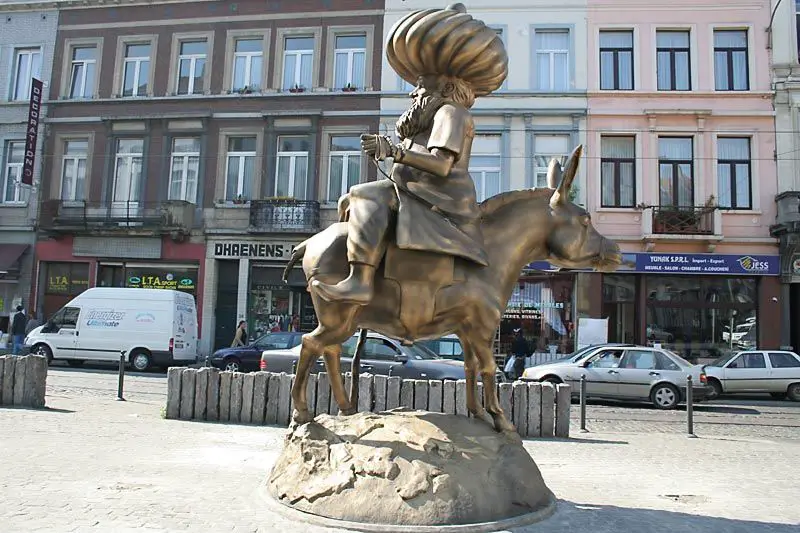 تمثال نصر الدين حجة (جحا) في بروكسل