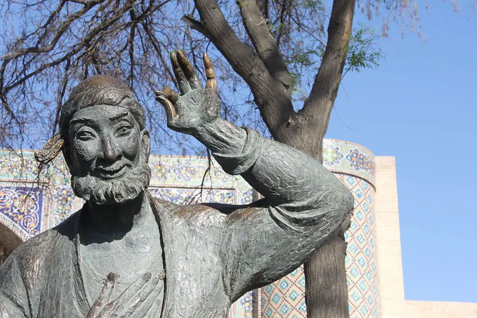 تمثال لنصر الدين حجة (جحا) في (بوخارا) بأوزباكستان