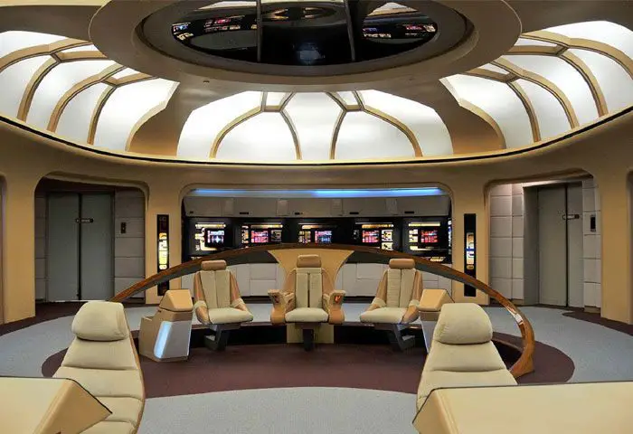 داخل مركبة فضائية من أفلام Star Trek