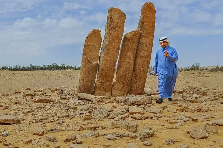 أعمدة الرجاجيل الصخرية المنتصبة في السعودية