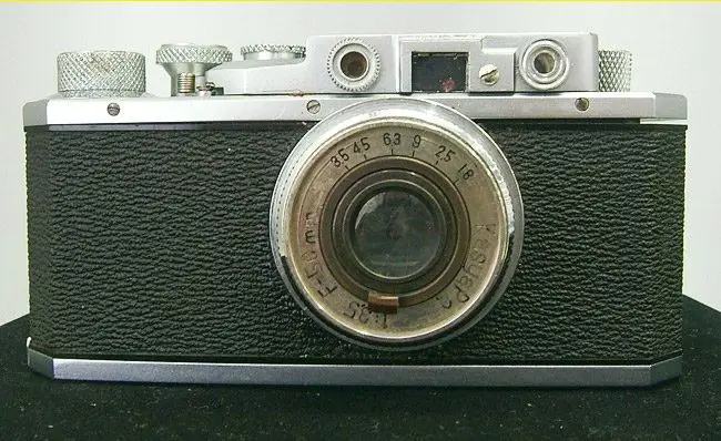 أول كاميرا Canon
