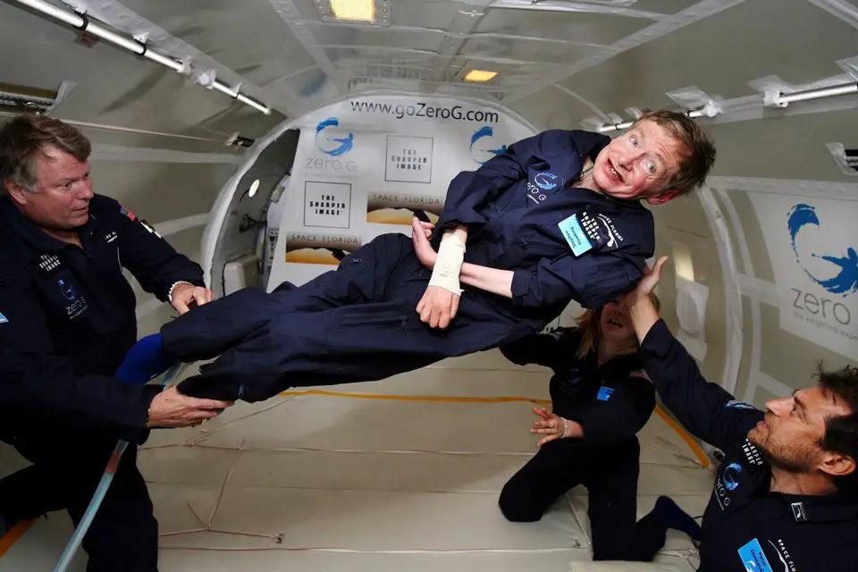 ستيفن هوكنغ في الفضاء
