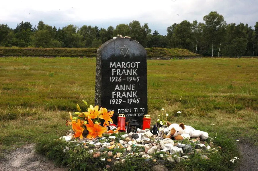 شاهد قبر آن فرانك وشقيتها مارغوت