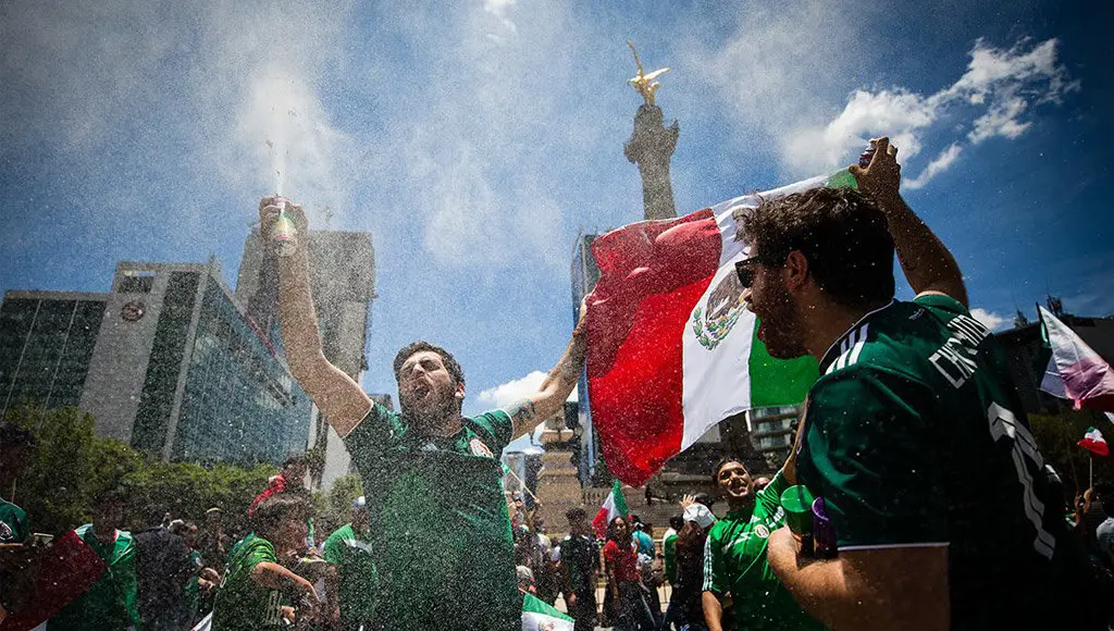 احتفالات مشجعي منتخب المكسيك لكرة القدم