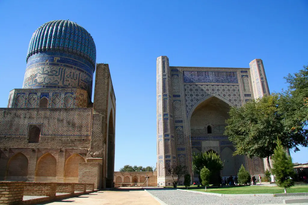 مسجد (بيبي-خانم)