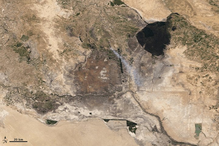 صورة ملتقطة بواسطة الأقمار الصناعية تظهر الجفاف الذي حل بالمستنقعات في العراق.