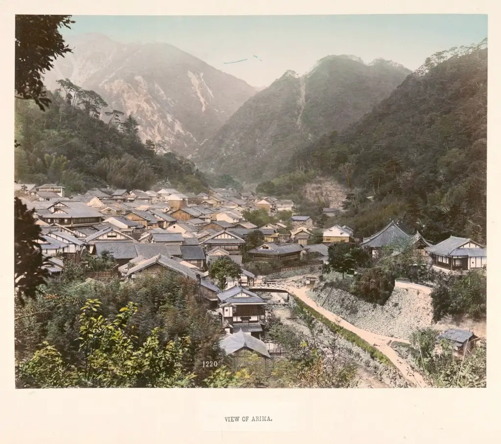 قرية (أريما) اليابانية القديمة صورت من أعلى حوالي سنة 1880