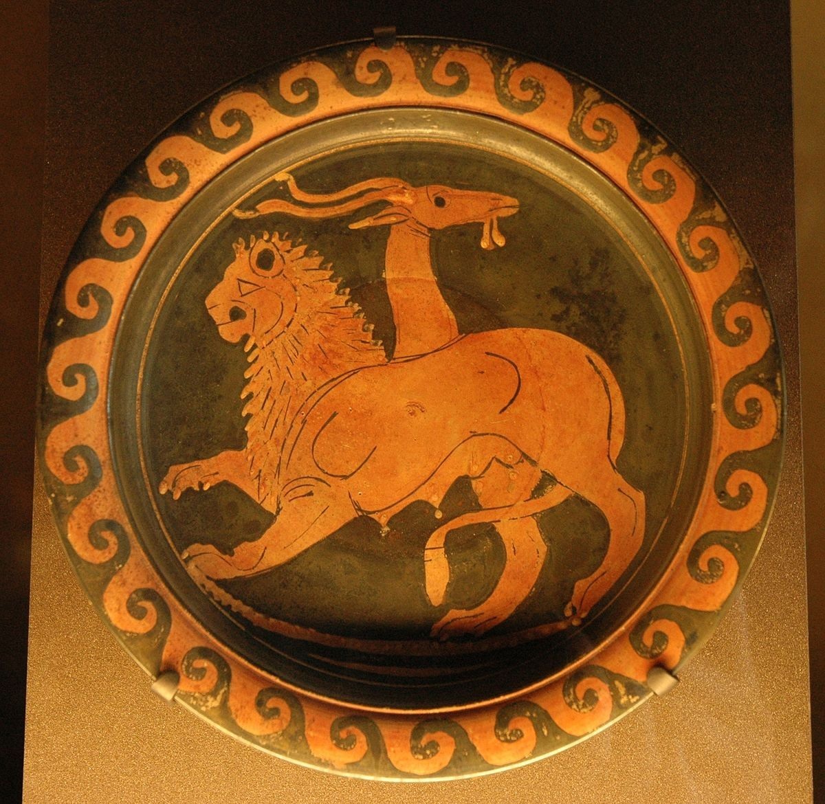 طبق يوناني قديم صنع في 350-340 قبل الميلاد