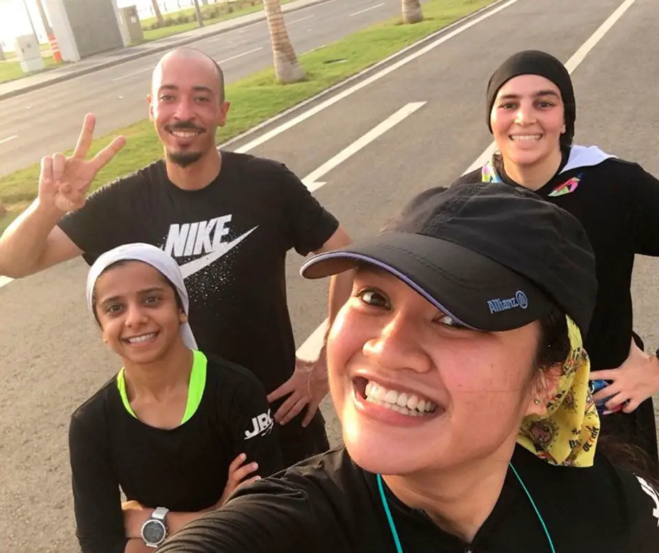 النساء السعوديات يمارسن رياضة الجري في الشوارع تحديا للقيود المفروضة على حرية المرأة