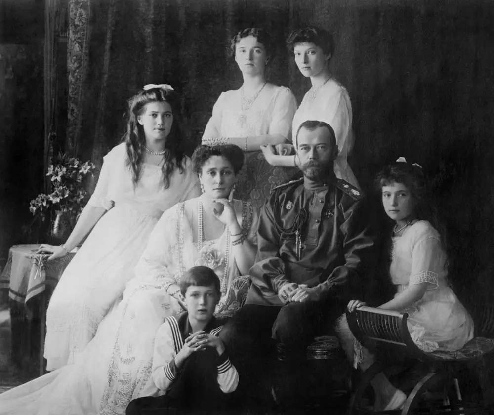 عائلة القيصر (رومانوف)