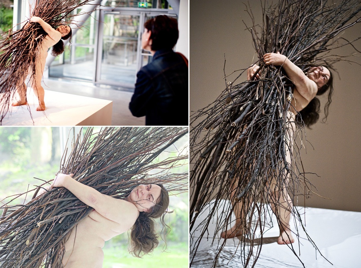 منحوتة Woman With Sticks «امرأة العصي» سنة 2008