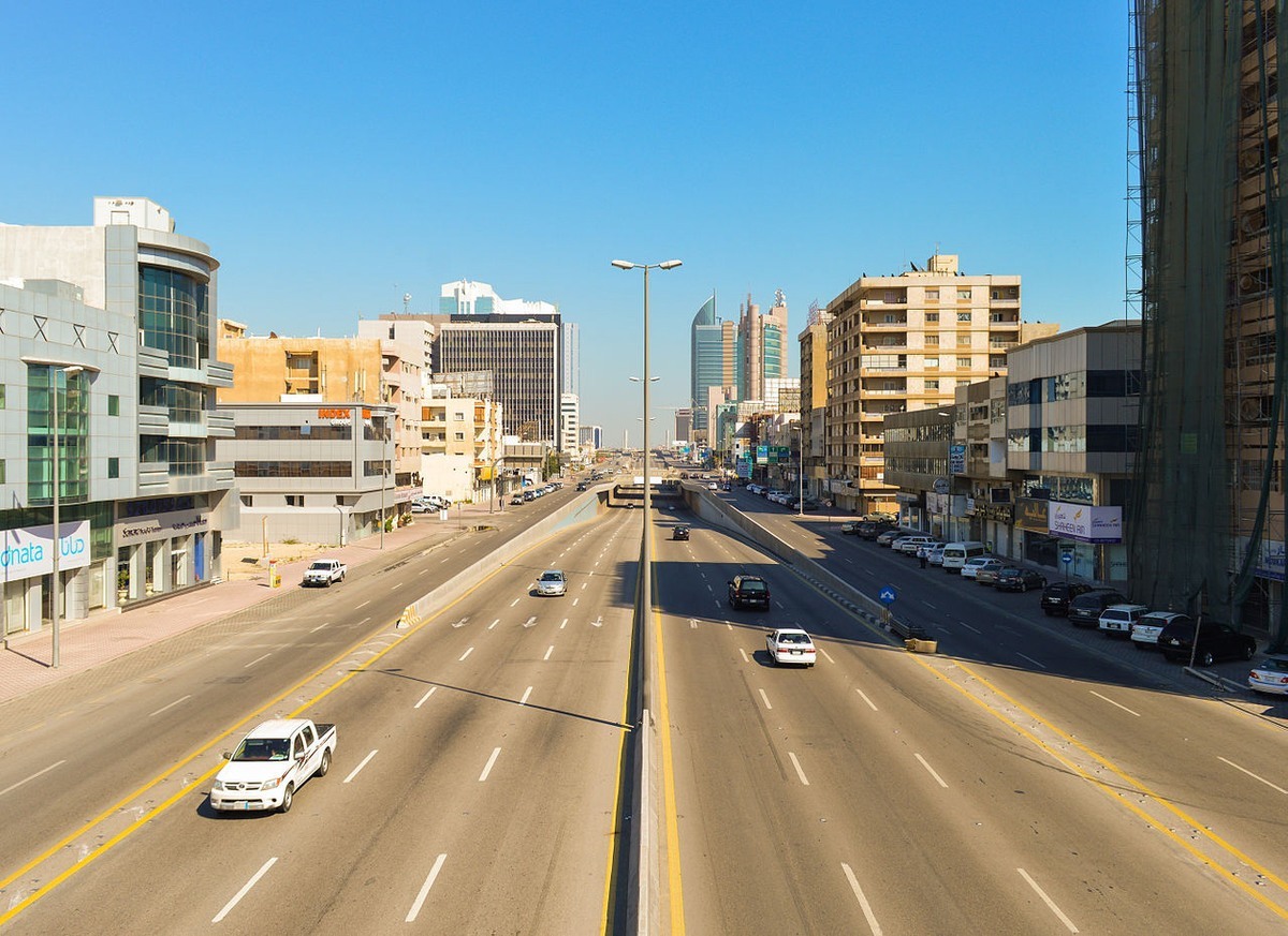 طريق الملك فهد في المملكة العربية السعودية.