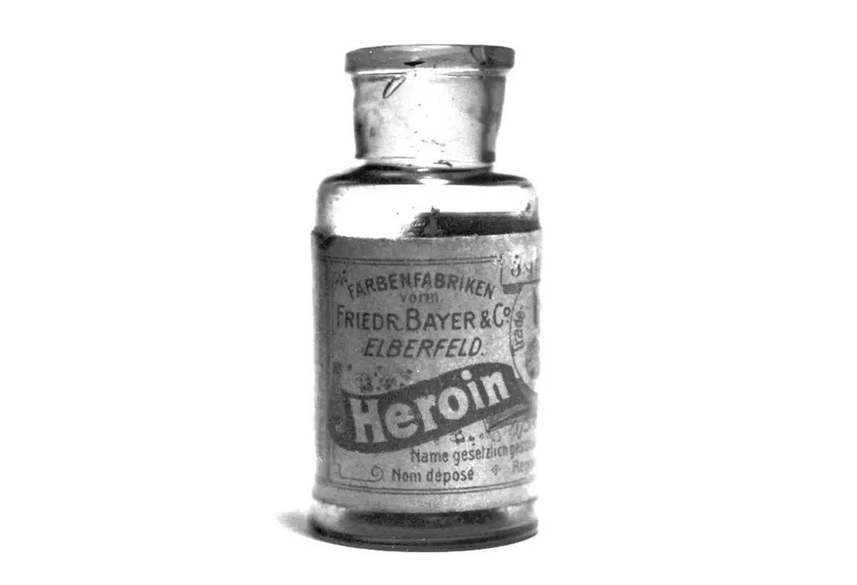 زجاجة هيروين دوائي – نهاية القرن التاسع عشر
