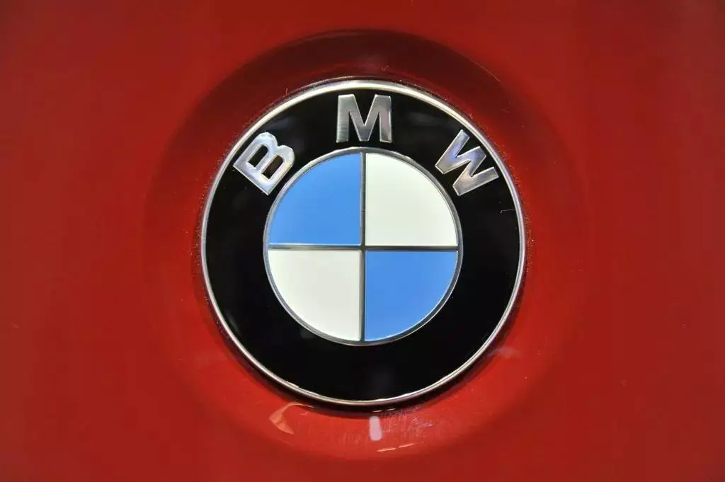 شعار شركة BMW للسيارات
