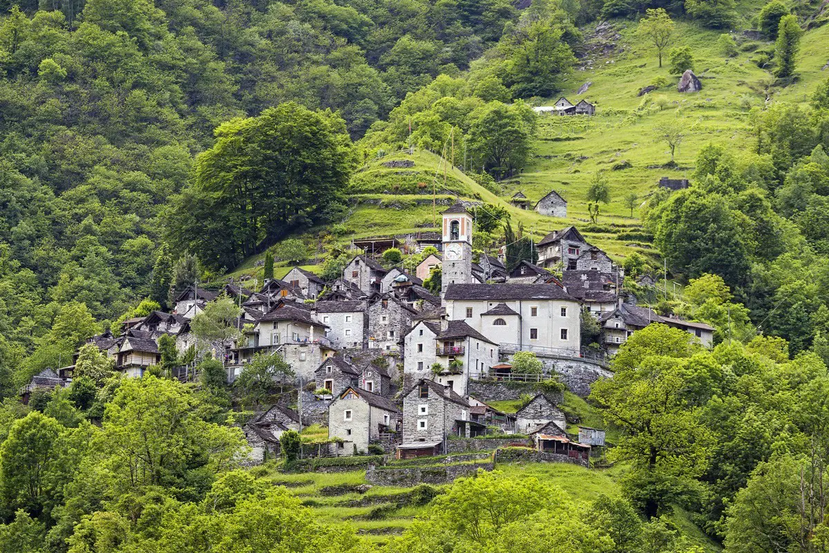 قرية (كوريبو) السويسرية