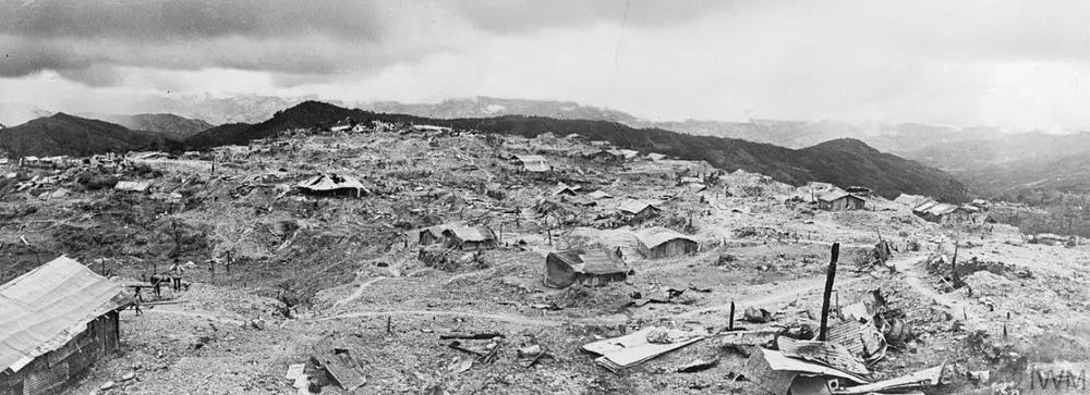 سلسلة جبال (كوهيما) بعد المعركة. Photo credit: Imperial War Museum