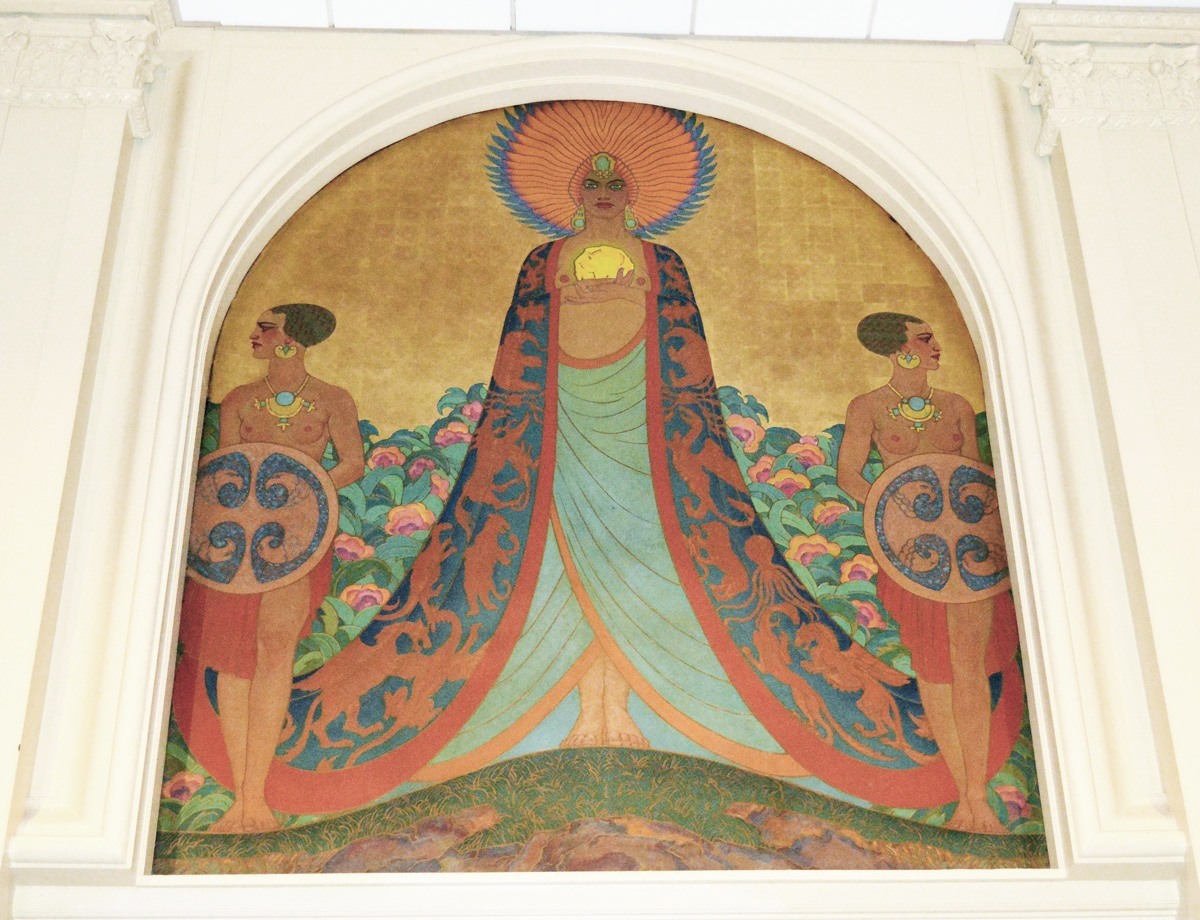 جدارية الملكة (كاليفية) ونساؤها القويات في «غرفة الدون» في فندق (مارك هوبكينز)، في (سان فرانسيسكو) في (كاليفورنيا).