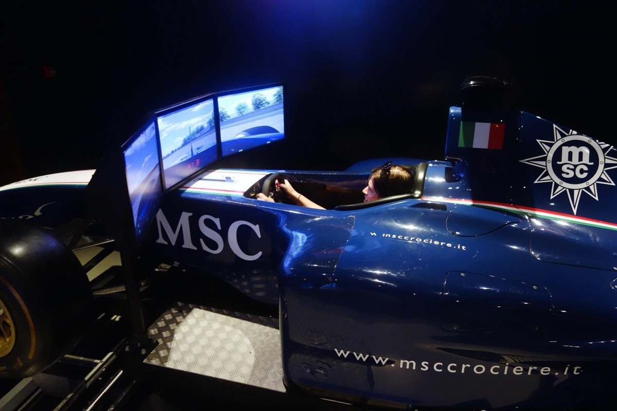 برامج محاكاة سباقات الفورمولا وان على متن سفينة MSC Divina