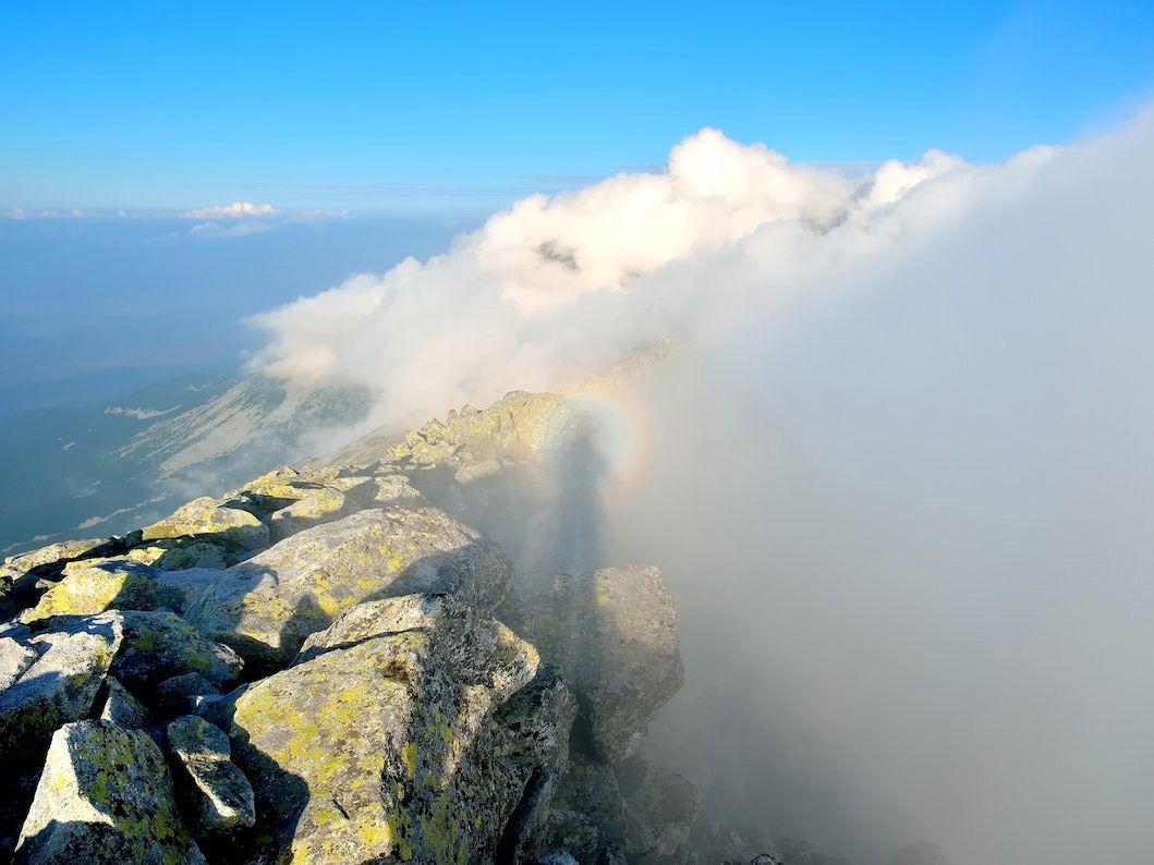 التقطت هذه الصورة في أعالي جبال Tatra في سلوفاكيا. الصورة من موقع MagMac83/Shutterstock
