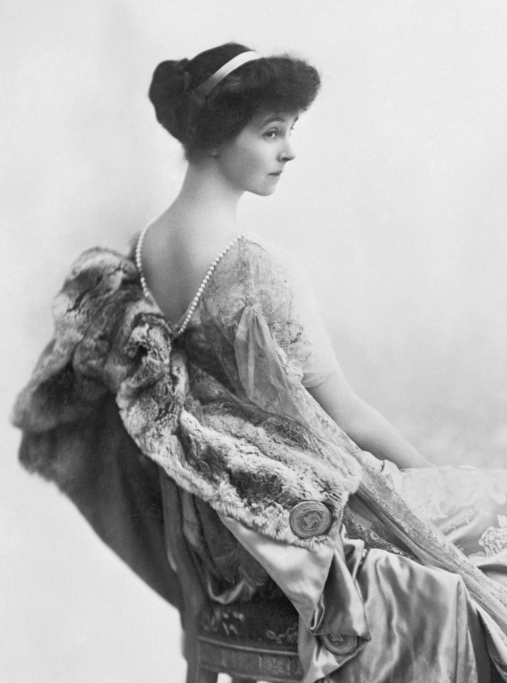 (كونسويلو فاندربيلت) عندما أصبحت دوقة (مارلبوروغ) في سنة 1911. صورة: Bettmann/Getty Images