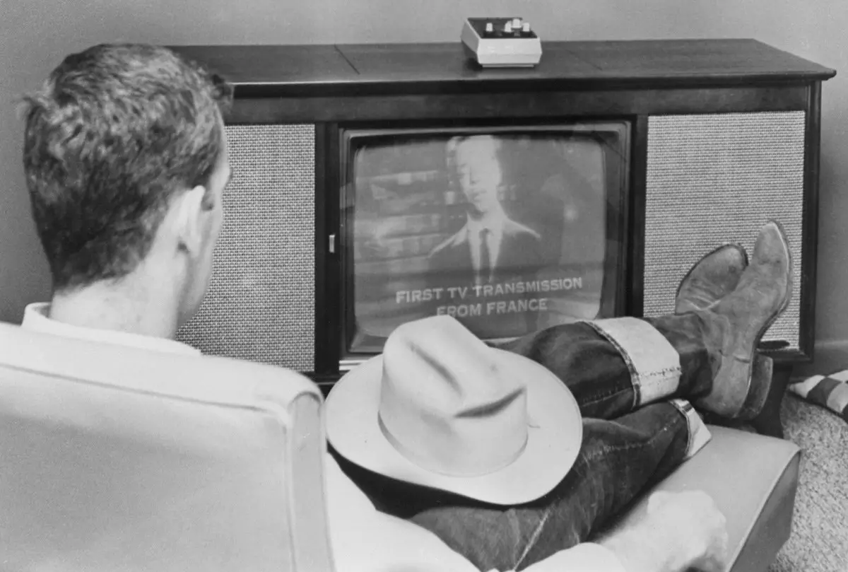 شكل جهاز التلفاز في ستينات القرن العشرين. صورة: Bettmann/Getty Images