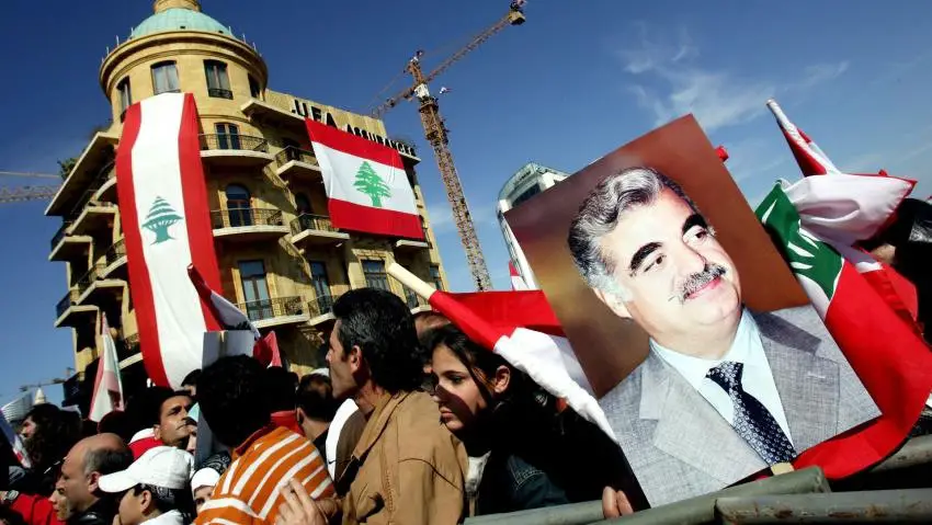 مظاهرات في لبنان ضد اغتيال الحريري.