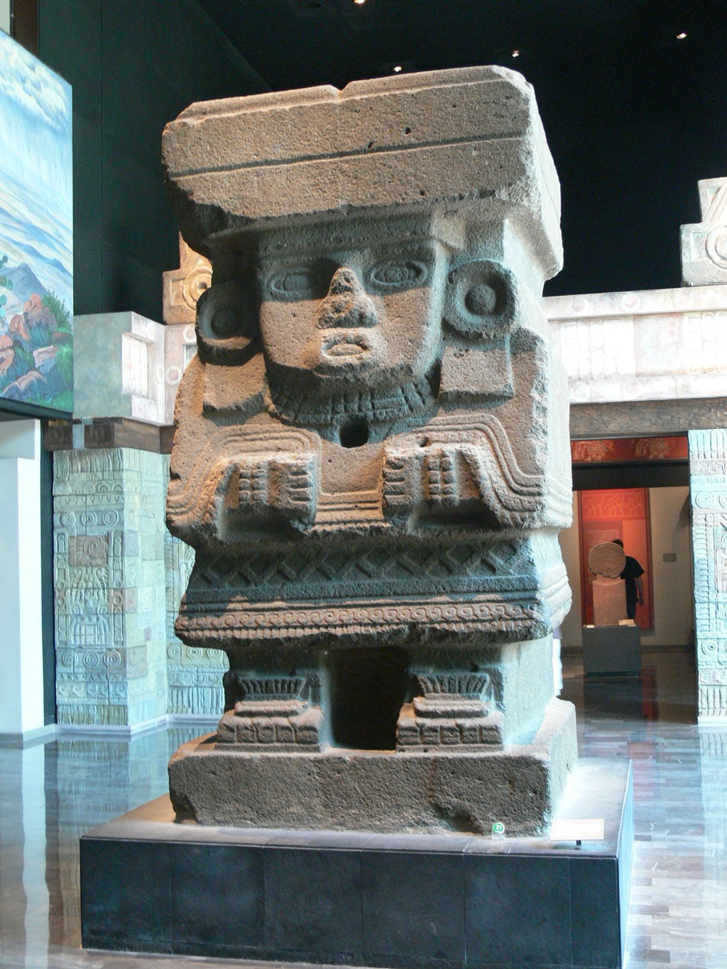 تمثال للآلهة (كالاكويتليكو). ويكيميديا.