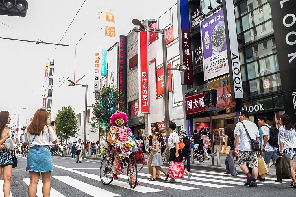 نمر (شينجوكو) في شوارع اليابان