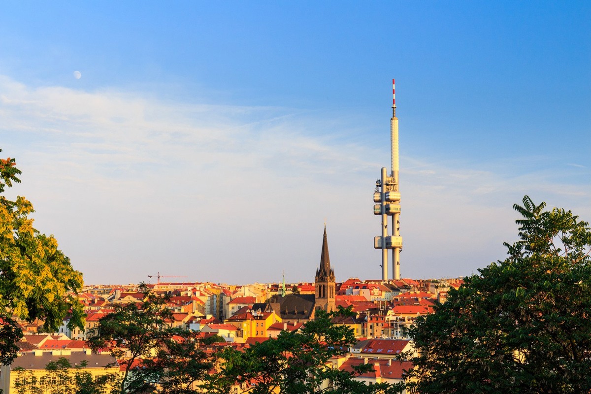 برج (زيزكوف) Zizkov للتلفزة في براغ. صورة: DaLiu/Getty Images