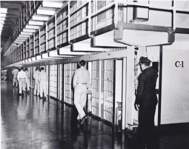 المجمّع (سي) في سجن (ألكاتراز) الفدرالي.