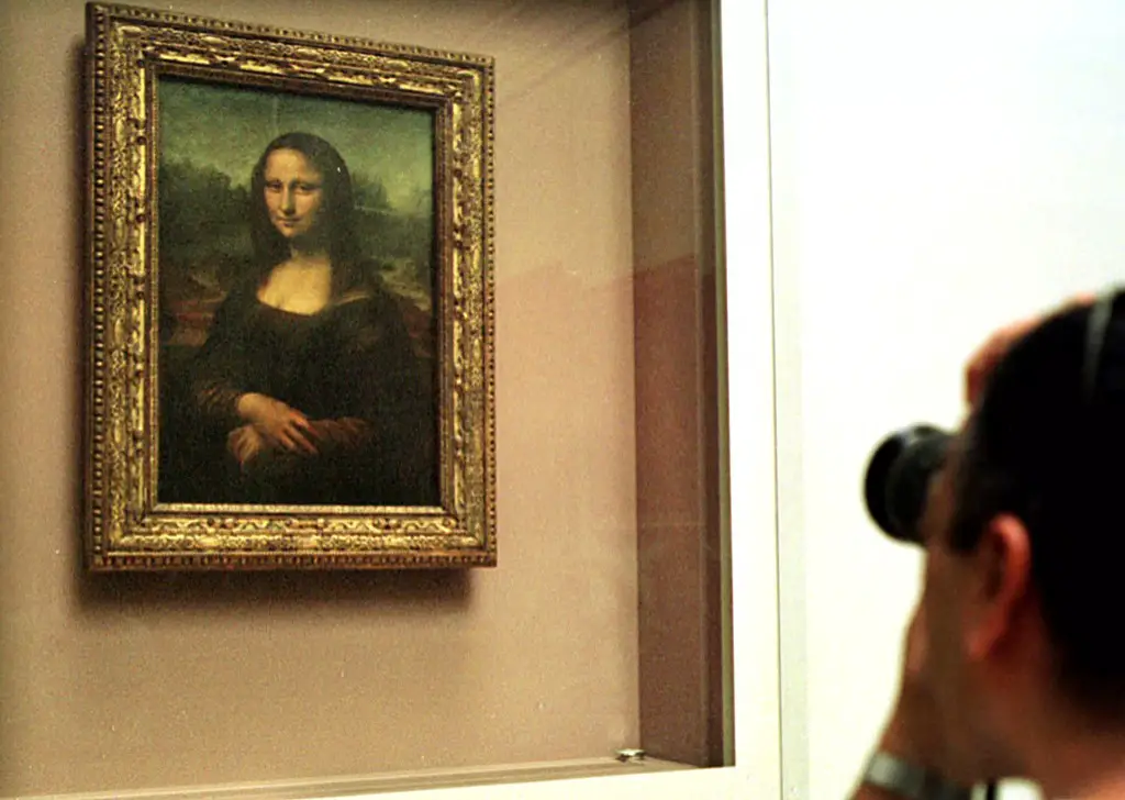 52 صورة مخيبة للآمال تظهر لنا كيف تبدو المعالم السياحية والفنية الشهيرة على أرض الواقع حق ا