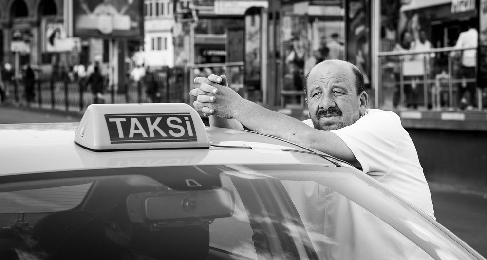 التهجئة البديلة لكلمة تاكسي في إسطنبول-تركيا
