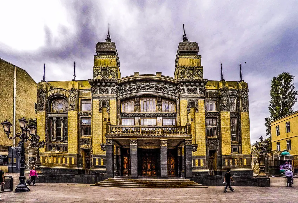 مسرح أكاديمية دولة أذربيجان للأوبرا والباليه
