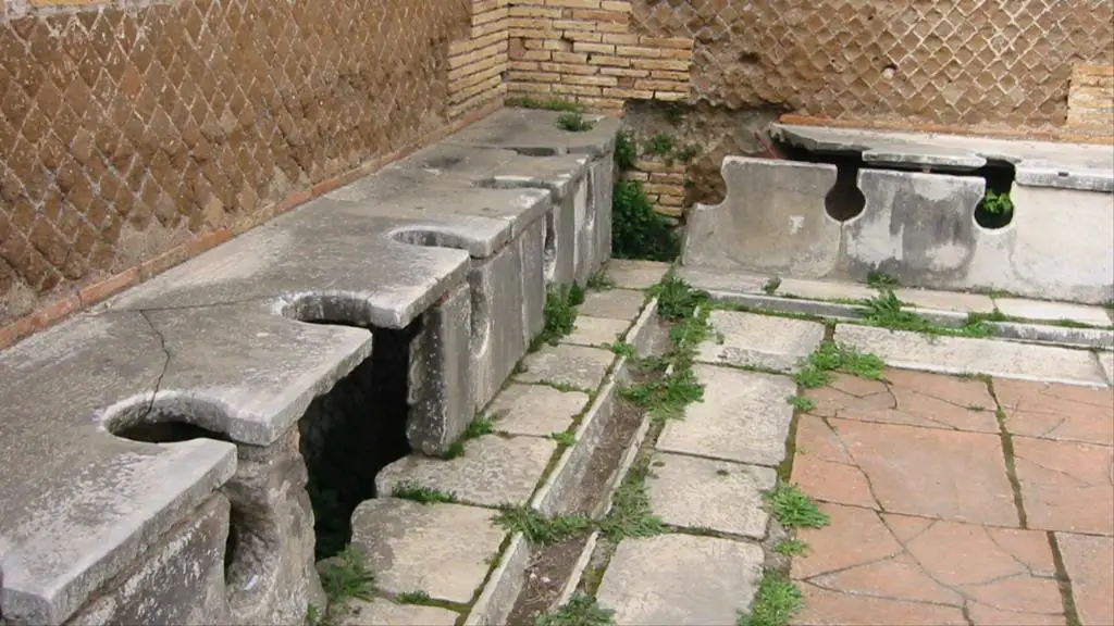 مراحيض رومانية قديمة