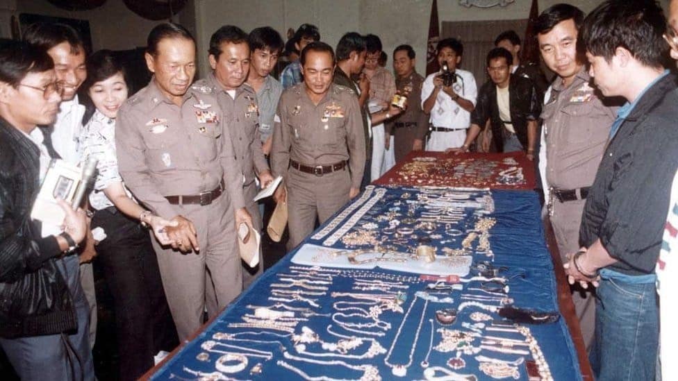 الشرطة التايلندية والمجوهرات المسروقة
