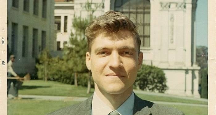 (كازينسكي) في جامعة كاليفورنيا في بيركلي عام 1968.