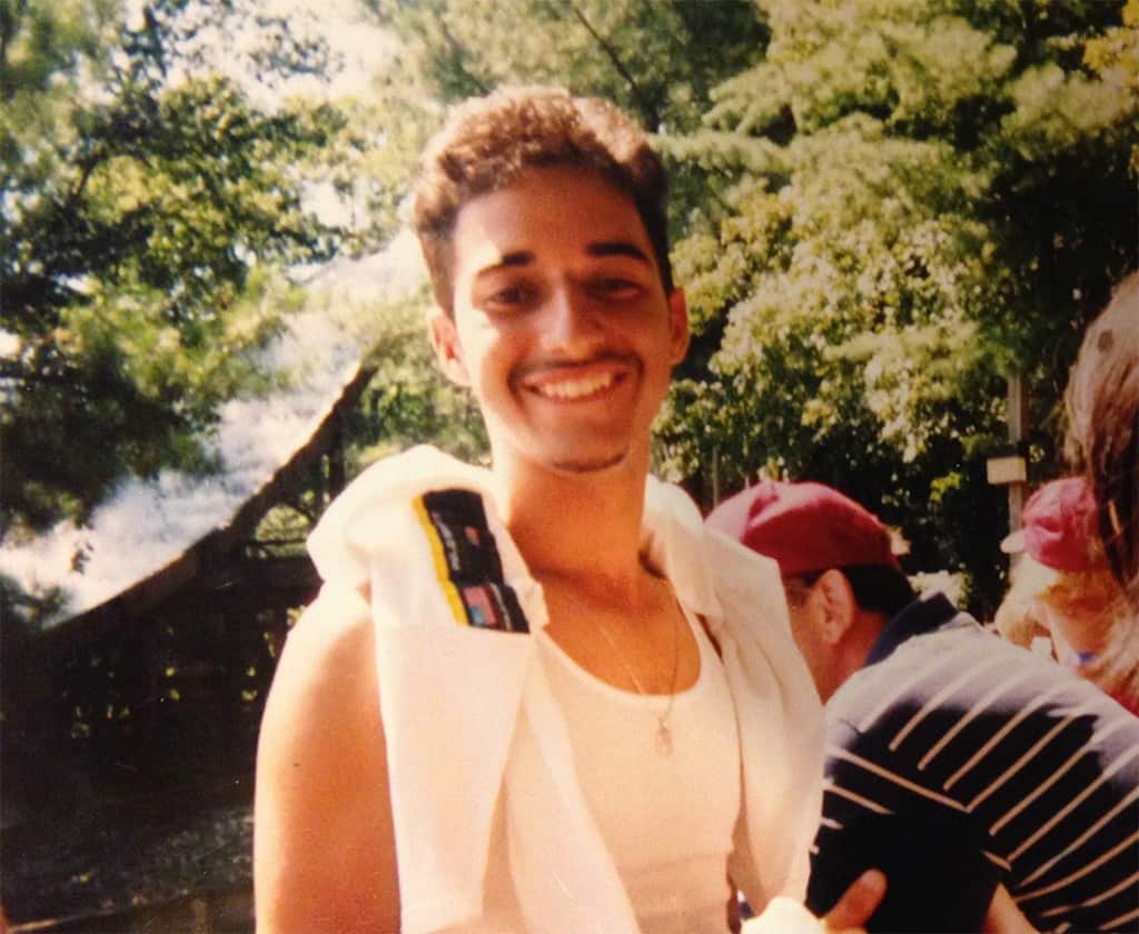 صورة لعدنان السيد قبل مقتل الشابة (لي). حوالي سنة 1998-1999.