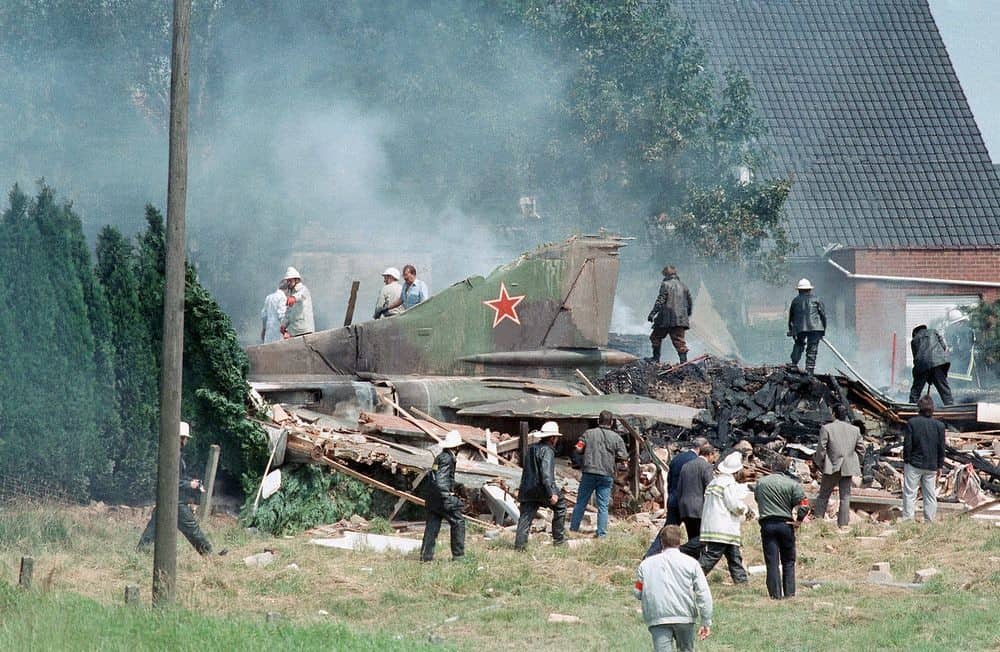 حطام الطائرة البلجيكية ميج 23 عام 1989
