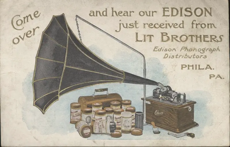 اعتمد إديسون بشكل كبير على أعمال أسلافه في اختراع الفونوغراف ولم يعترف بفعلته.