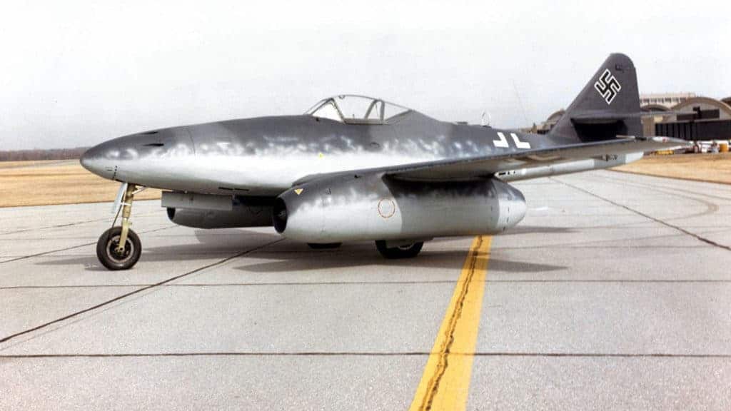 طائرة Messerschmitt Me 262A النفاثة في متحف في الولايات المتحدة.