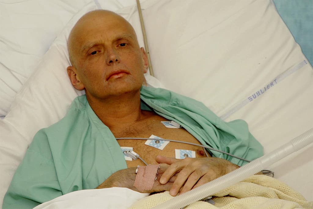 (أليكسندر ليتفينينكو) في المشفى.